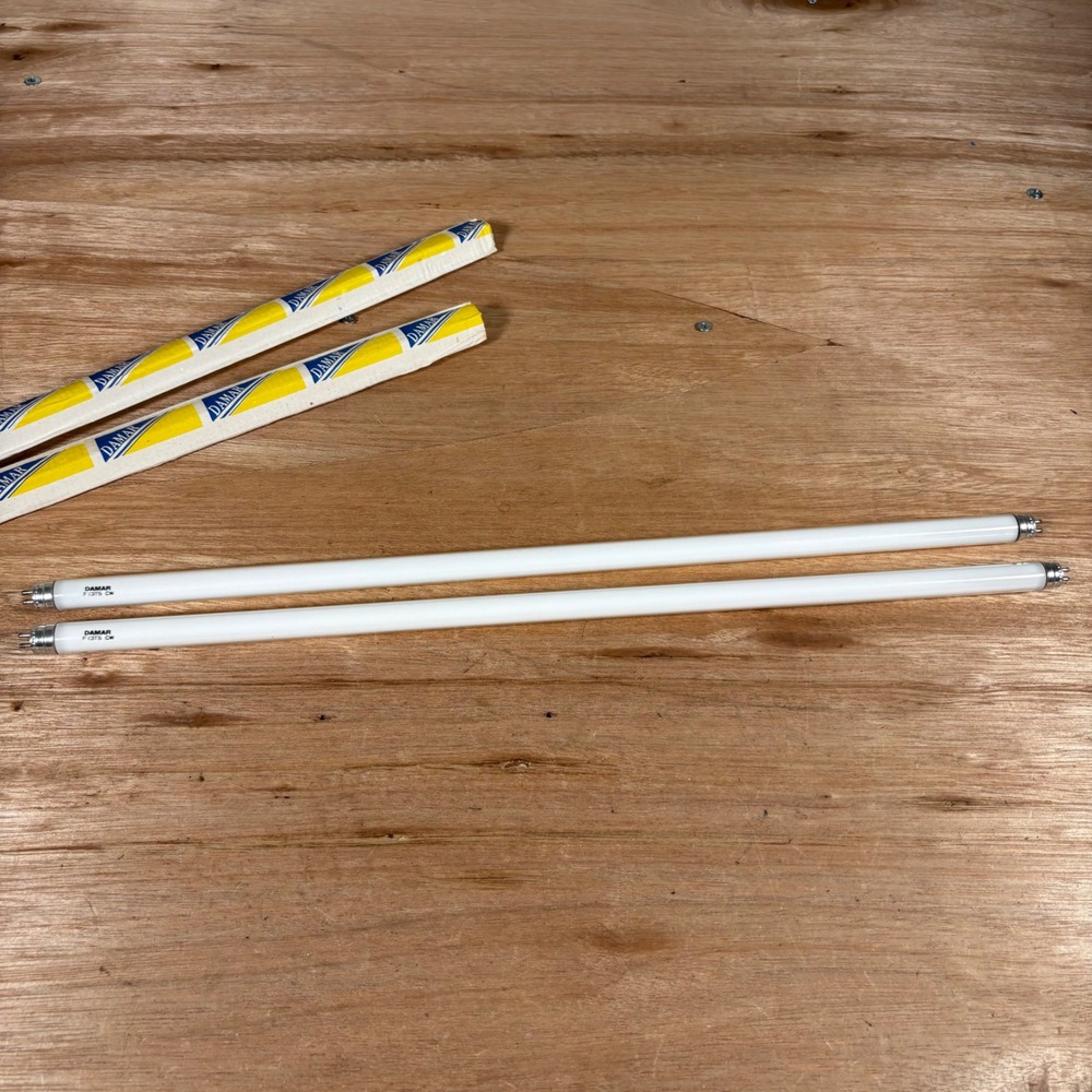 Damar F13T5 CW Fluorescent Light Bulbs 13W T5 Cool White 21 Inch Lot of 2